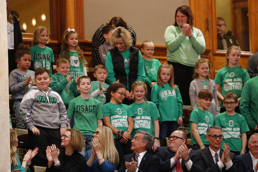 Iowa governor calls for sales tax increase, other tax cuts